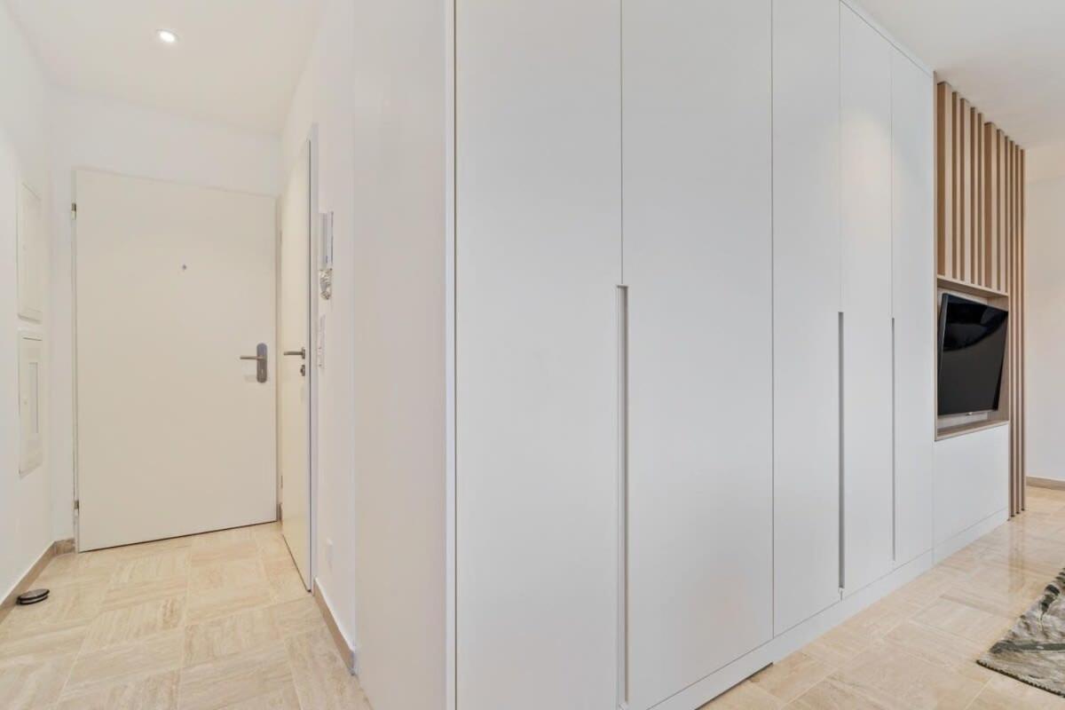 Modern Studio With King Bed, Walk To Attractions Luxemburg Exteriör bild