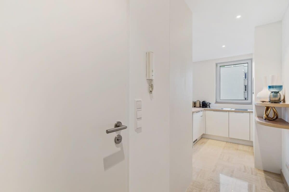 Modern Studio With King Bed, Walk To Attractions Luxemburg Exteriör bild