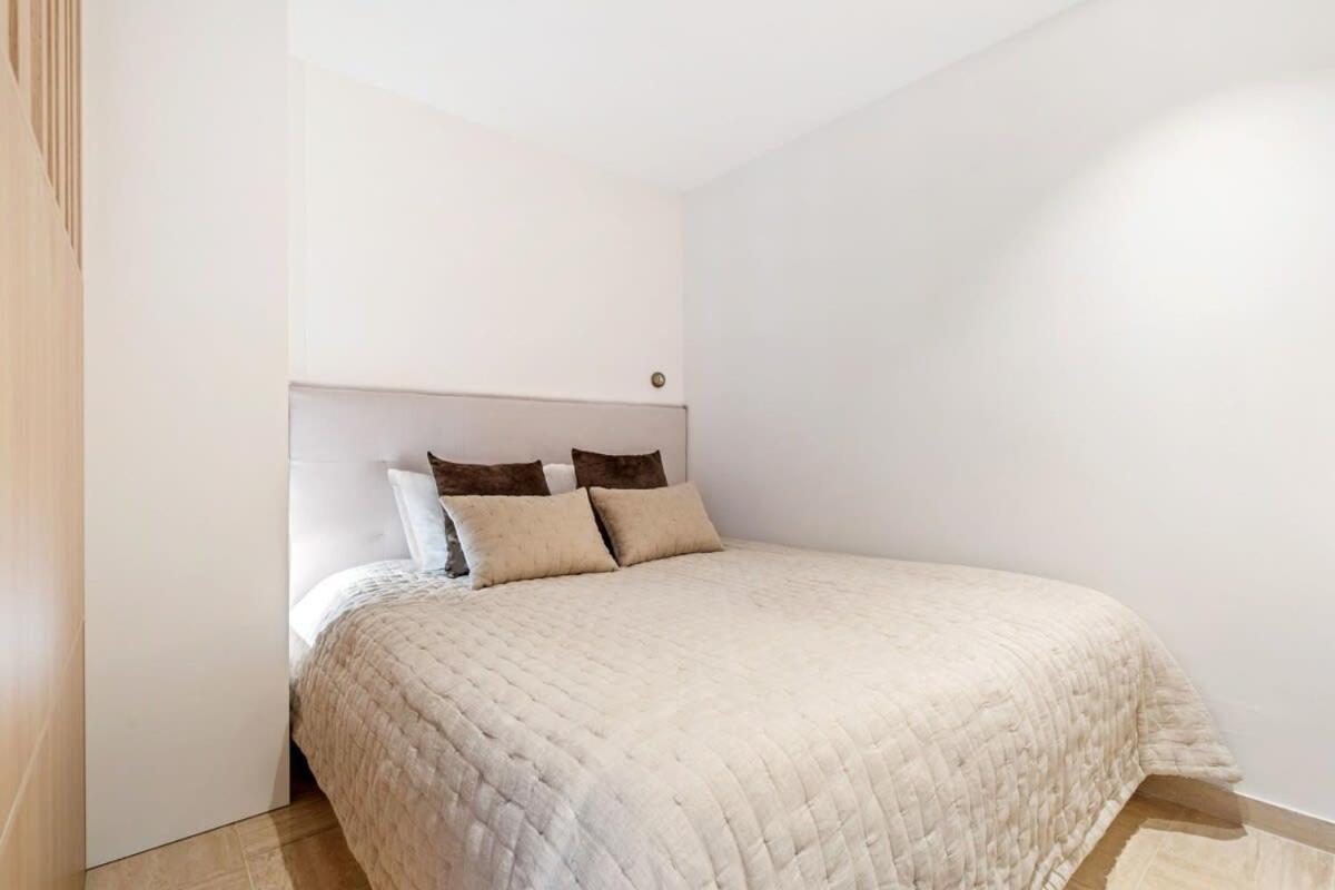 Modern Studio With King Bed, Walk To Attractions Luxemburg Exteriör bild