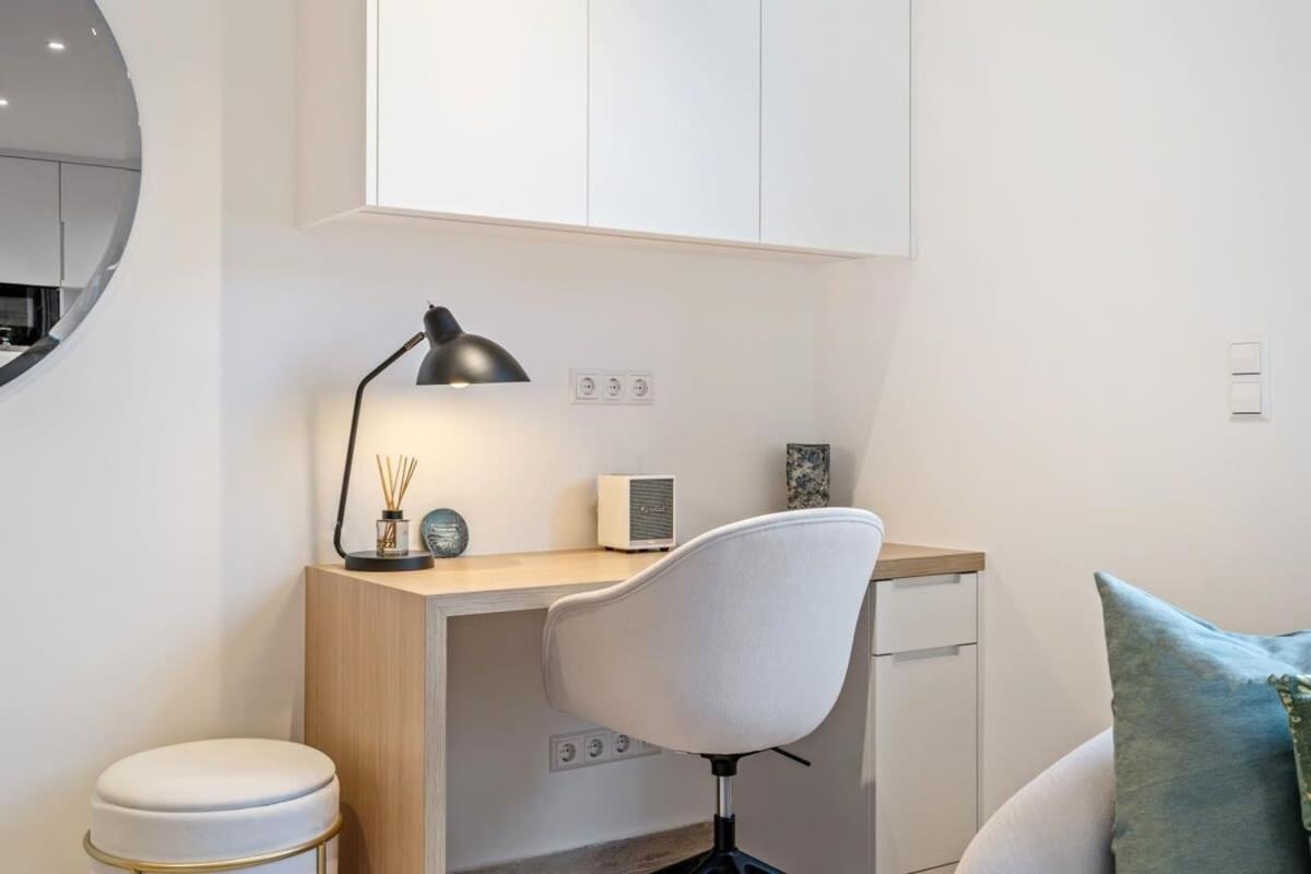 Modern Studio With King Bed, Walk To Attractions Luxemburg Exteriör bild