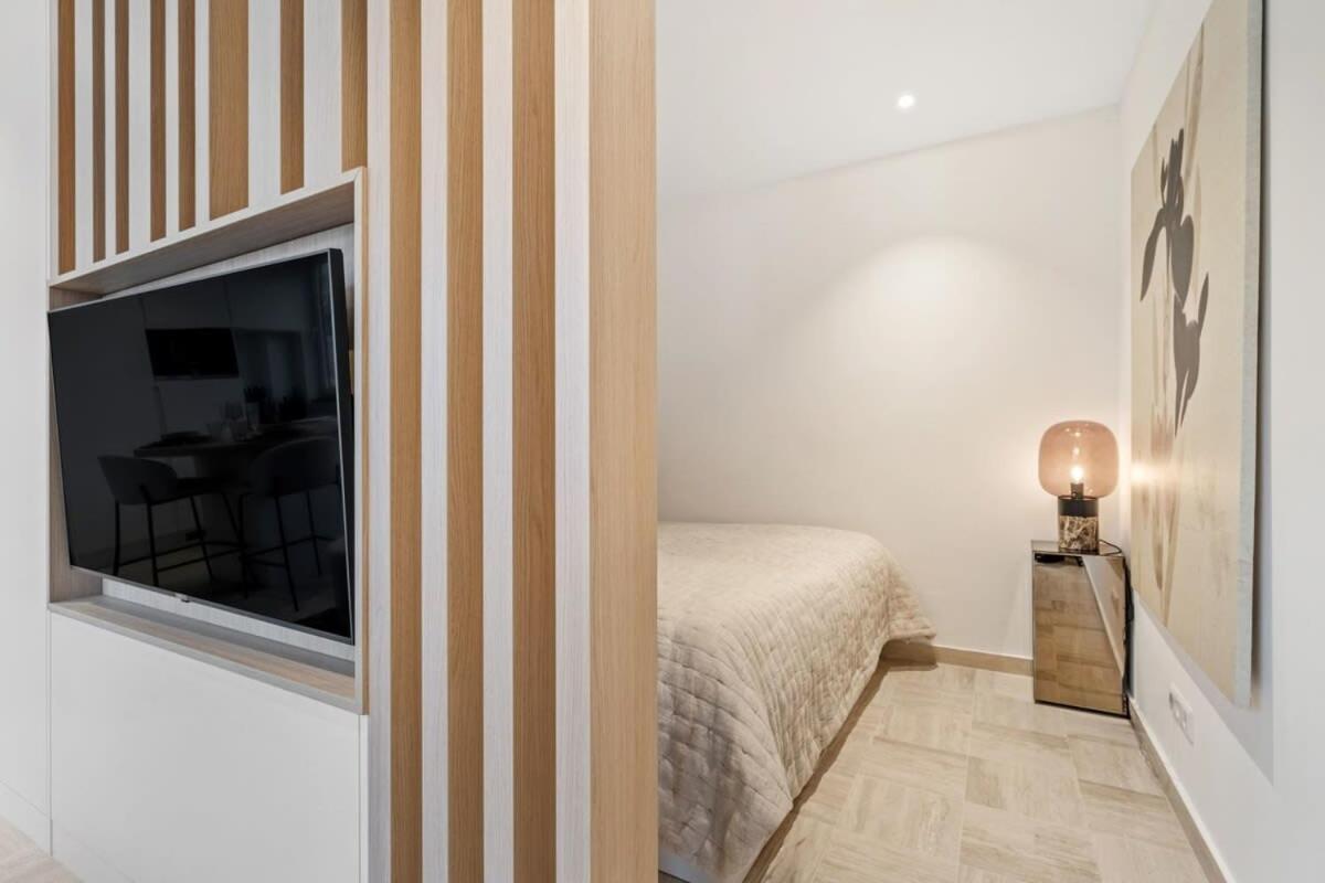 Modern Studio With King Bed, Walk To Attractions Luxemburg Exteriör bild